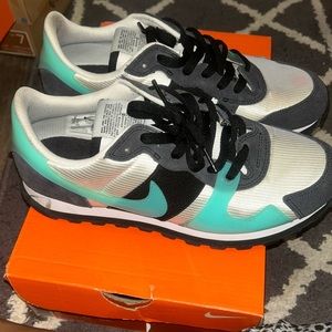 Nike